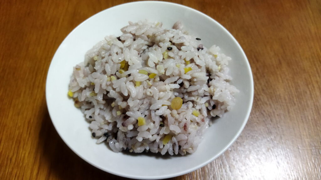 雑穀米-14＿カロリーだけでなく栄養もある雑穀おこわの出来上がりです。