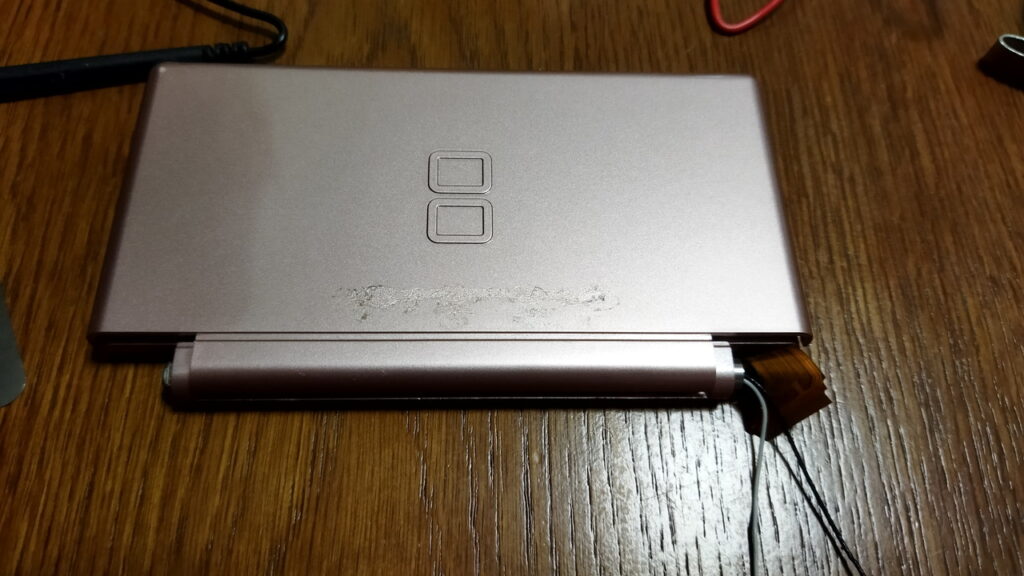 DS Lite 上側　ケースをずらして合わせました。